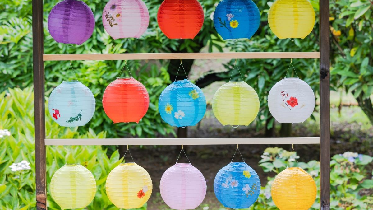 hanging lanterns